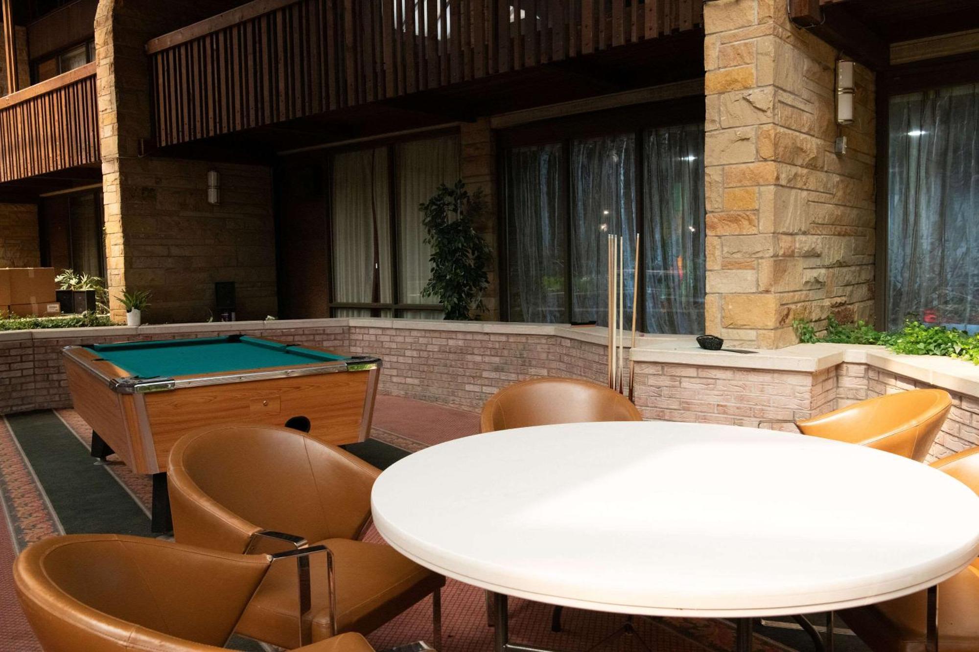 Quality Inn & Conference Center Somerset Eksteriør billede